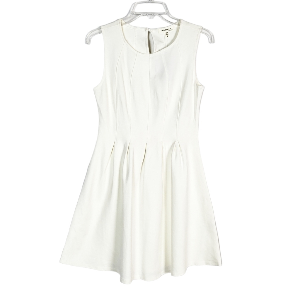 FRANCESCA'S Monteau skater dress white NWT stretchy pleated bride engagement